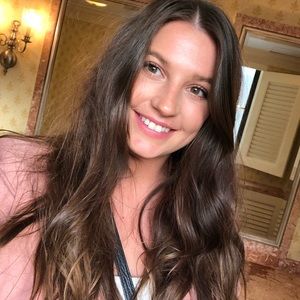 Meet your Posher, Rebecca